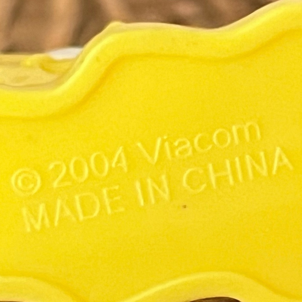 SpongeBob SquarePants Yellow Toy Figure Viacom 2004 Vintage Vibrant Yellow - Picture 5 of 8